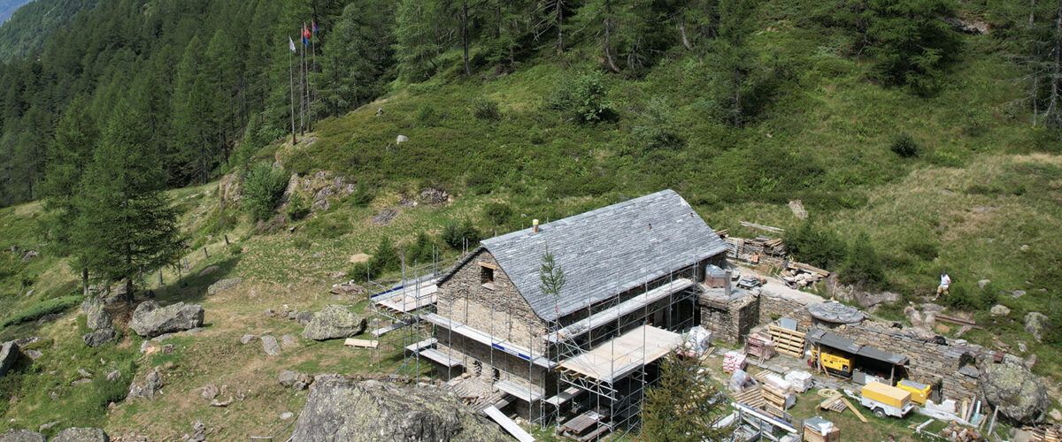 Capanna Soveltra : quand la relève suisse du carrelage redonne vie à un refuge alpin